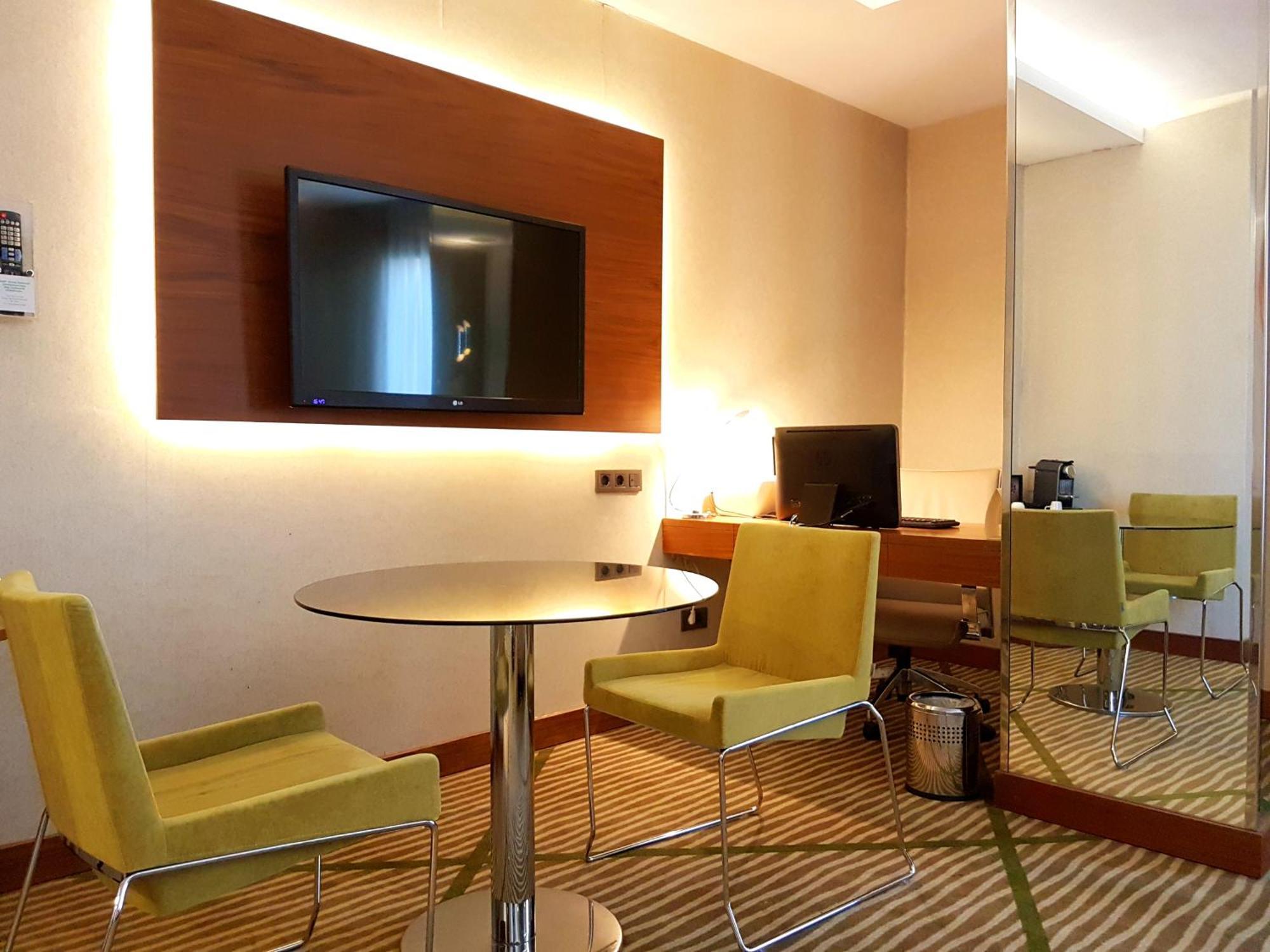 Holiday Inn Gaziantep By Ihg Exterior photo